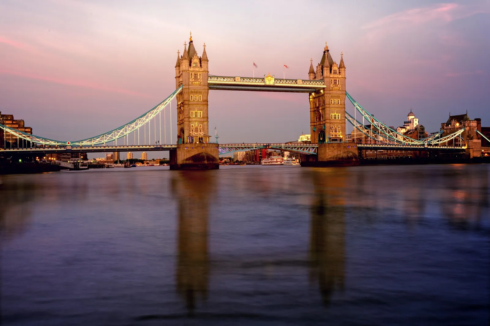 Lawyer Avon Secures €35000 Settlement for UK Company in Cross-Border Contract Di
