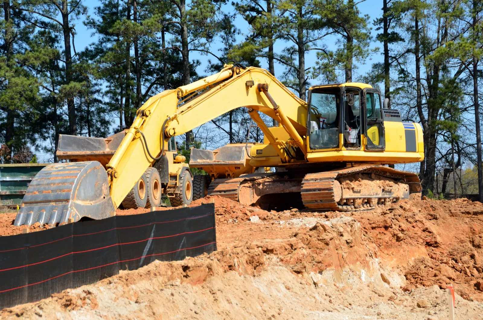 Guide to Buying and Shipping Excavators from China